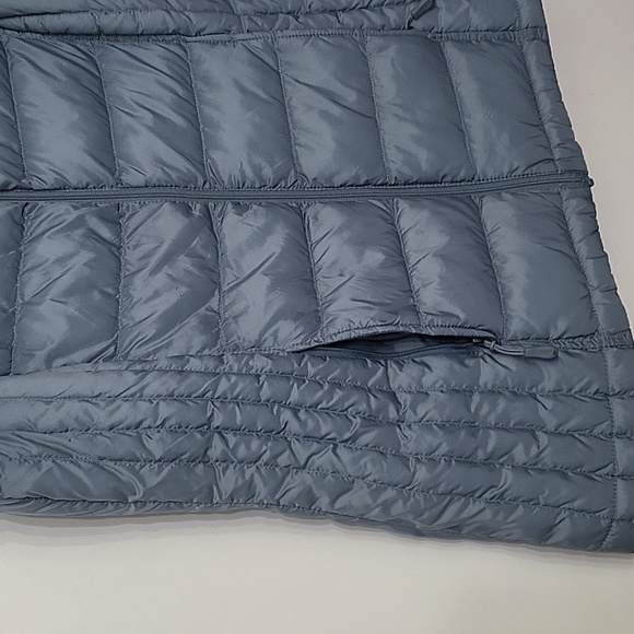 32 Degrees Lightweight puffy vest. Size Medium - Picture 4 of 5